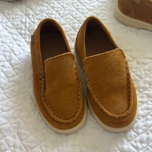 Like new Toddler Boys Leather Mocs/ Boat Shoes